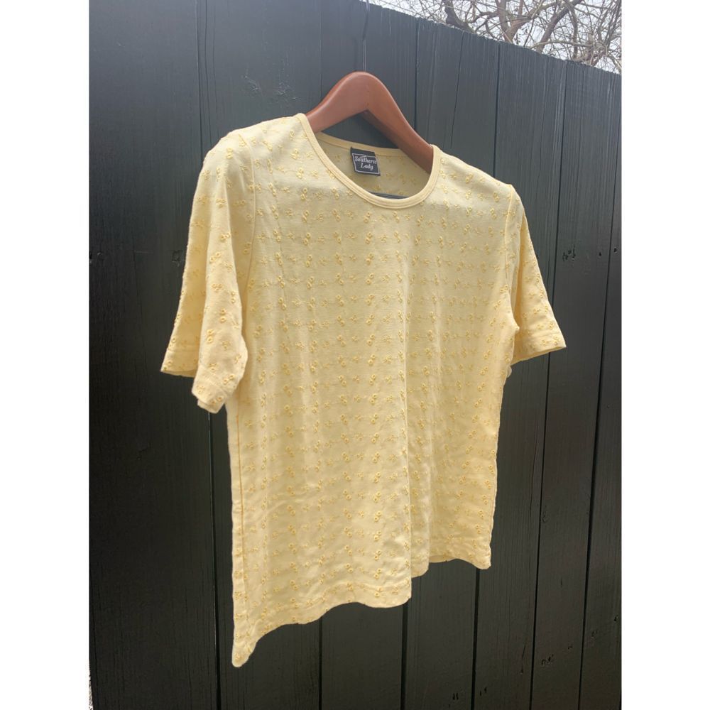 Vintage Southern Lady Eye-lit Tee - Butter Yellow